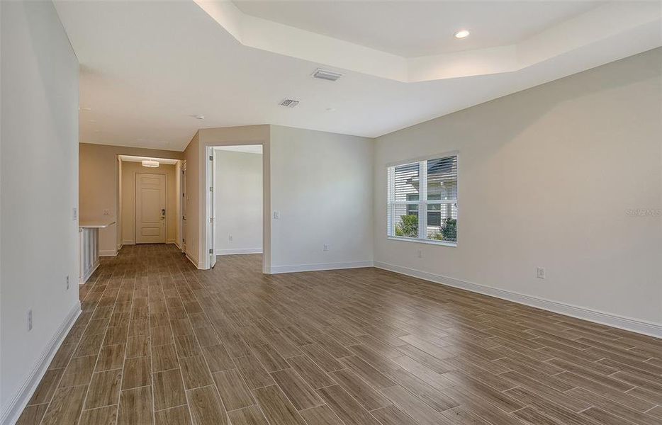 Spacious, unfurnished interior of a new home in , Venice (Image 27). Spacious, unfurnished interior of a new home in , Venice (Image 27).