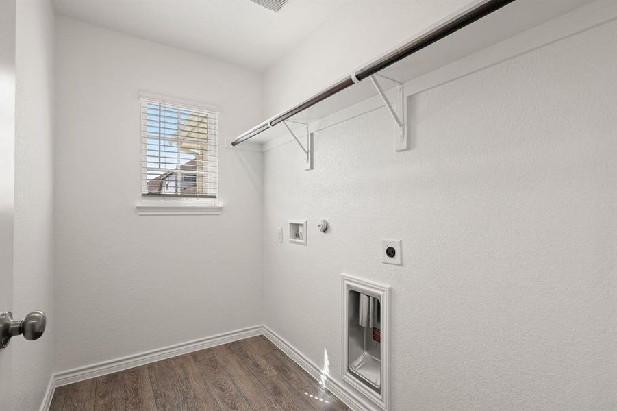 Spacious, unfurnished interior of a new home in Deer Creek, Fort Worth (Image 13). Spacious, unfurnished interior of a new home in Deer Creek, Fort Worth (Image 13).