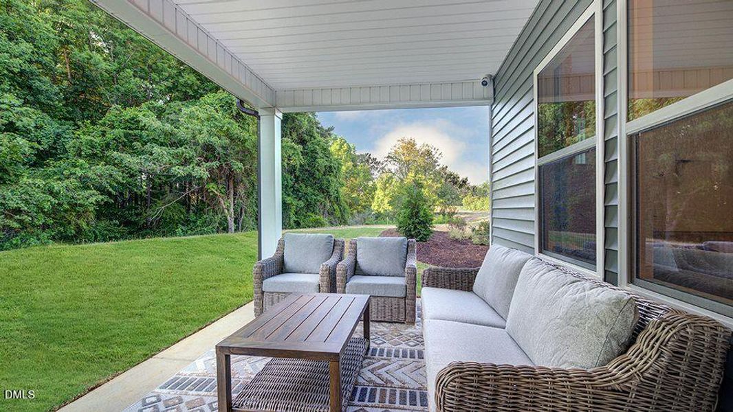 G Quincy Outdoor living