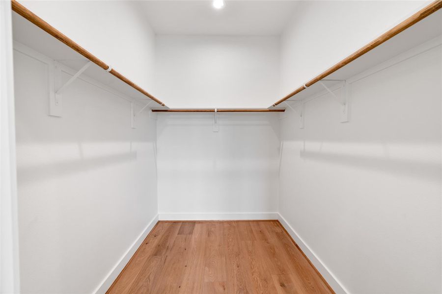 Spacious, unfurnished interior of a new home in , Houston (Image 16).