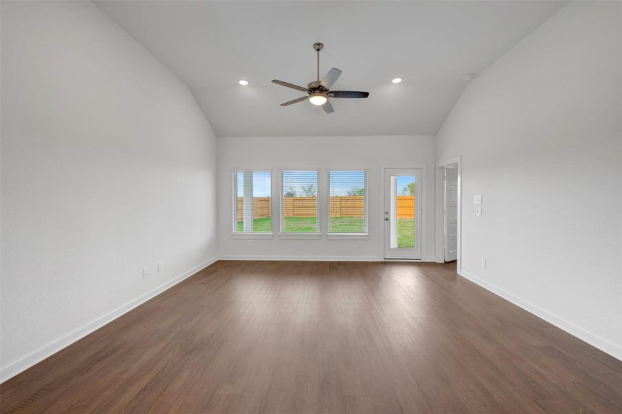 Spacious, unfurnished interior of a new home in Wildrye, Waller (Image 23).