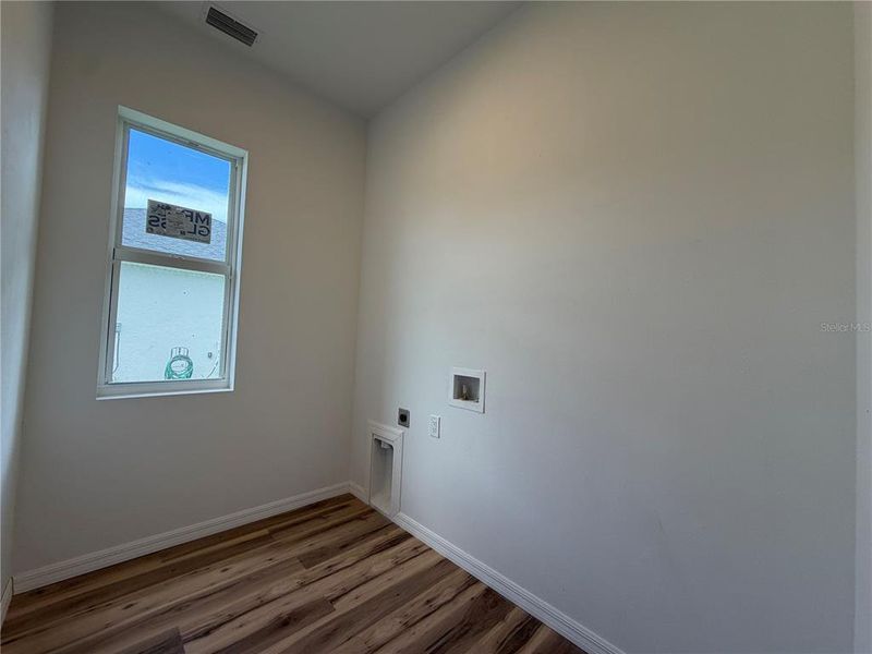 Spacious, unfurnished interior of a new home in , Lehigh Acres (Image 19).