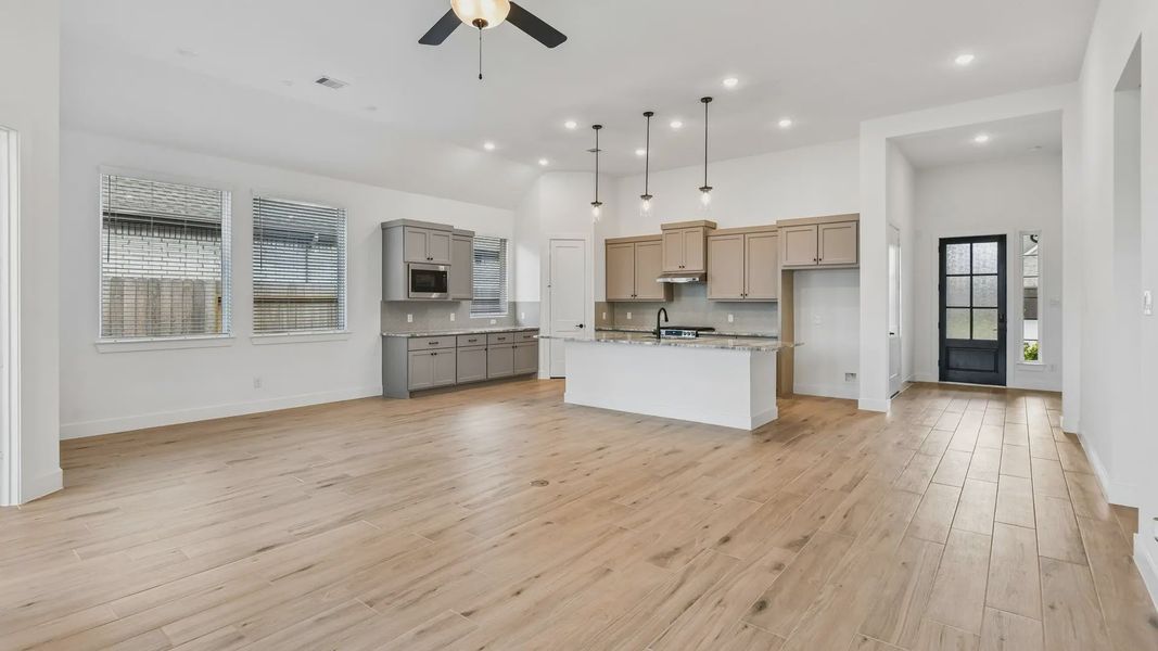 Spacious, unfurnished interior of a new home in Artavia, Conroe (Image 22).