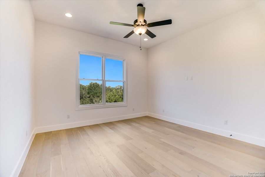 Spacious, unfurnished interior of a new home in , Horseshoe Bay (Image 35).