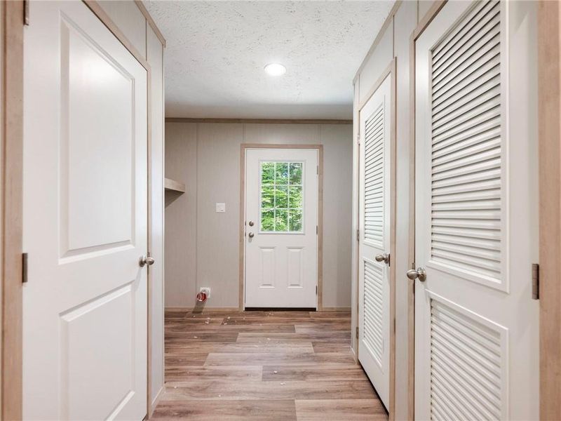 Spacious, unfurnished interior of a new home in , Gainesville (Image 15).