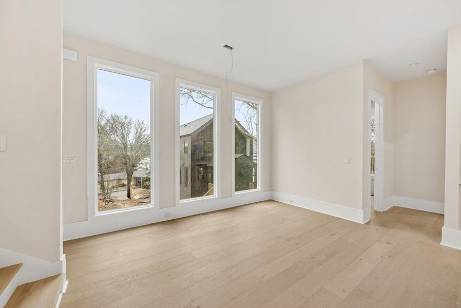 Spacious, unfurnished interior of a new home in , Atlanta (Image 24).