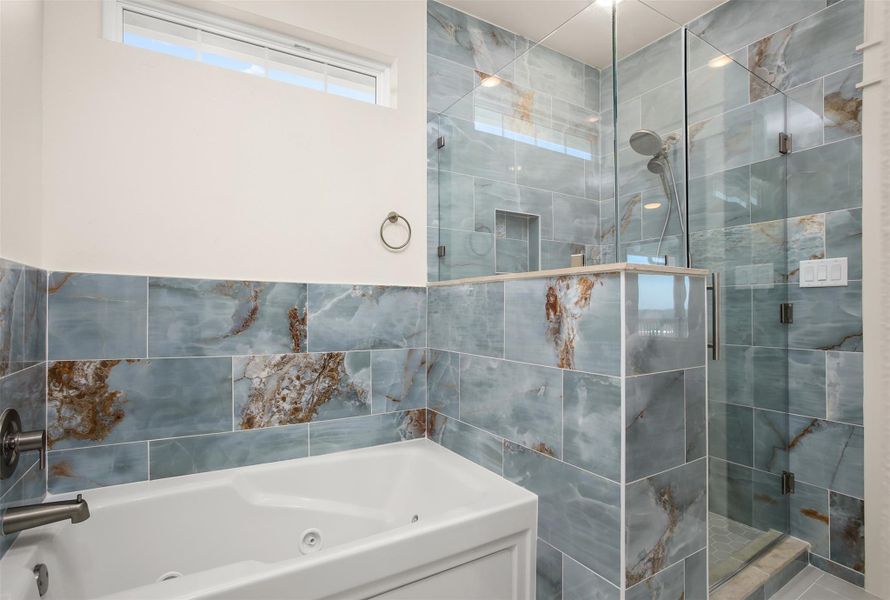Separate jetted tub and shower Separate jetted tub and shower