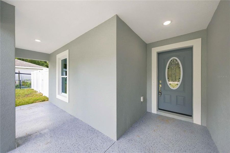 Exterior details and patio area of a home in , Ocala (Image 4).