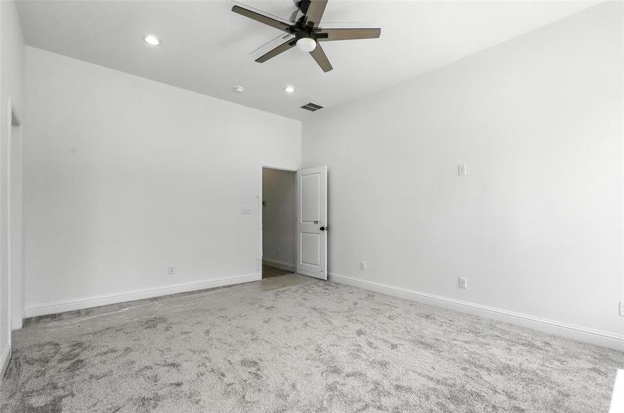 Spacious, unfurnished interior of a new home in , Weatherford (Image 34). Spacious, unfurnished interior of a new home in , Weatherford (Image 34).