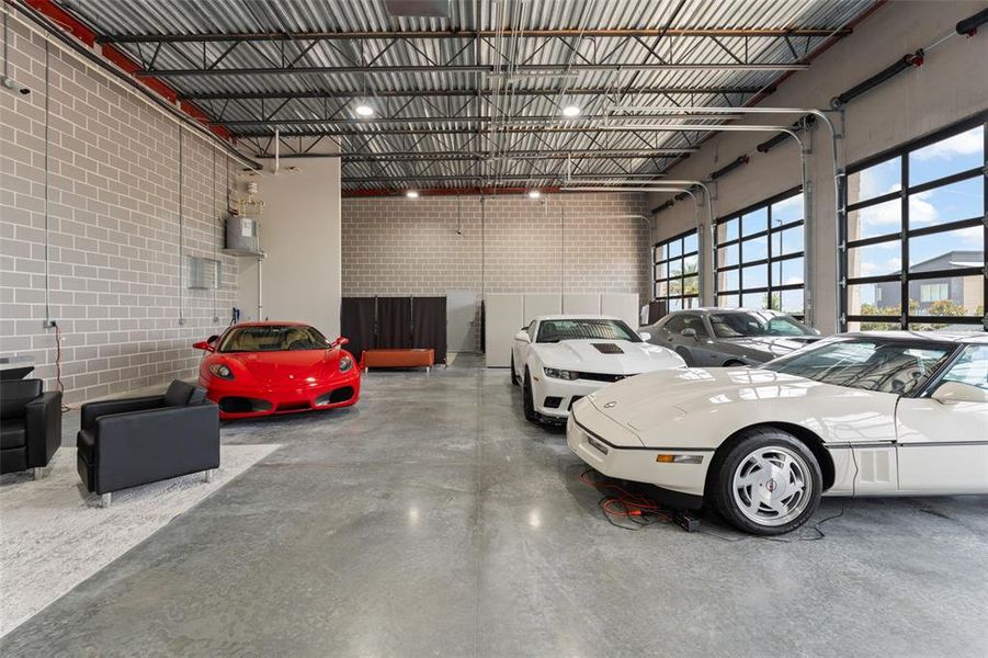 Community amenities in , Auburndale (Image 38). Community amenities in , Auburndale (Image 38).