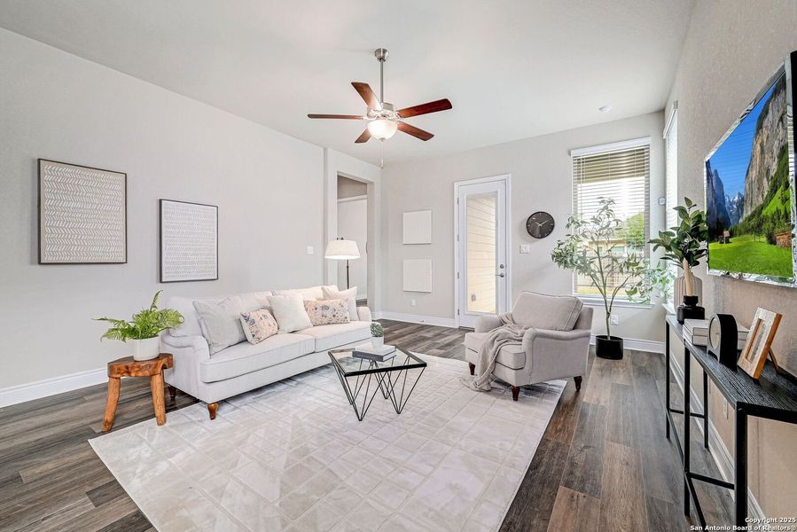 Furnished interior view inside a new home in Elkhorn Ridge At Fair Oaks Ranch: 65's, Boerne (Image 27). Furnished interior view inside a new home in Elkhorn Ridge At Fair Oaks Ranch: 65's, Boerne (Image 27).