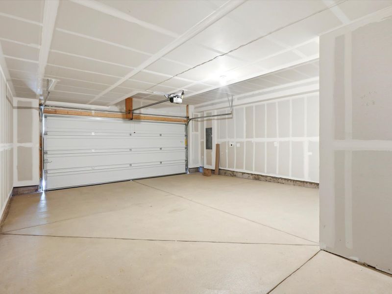 Spacious, unfurnished interior of a new home in Three Hills, Morrison (Image 14).