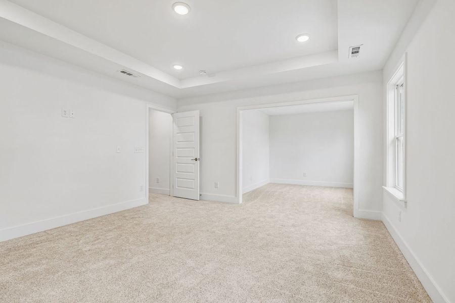 Spacious, unfurnished interior of a new home in Devonshire, Mount Juliet (Image 43).