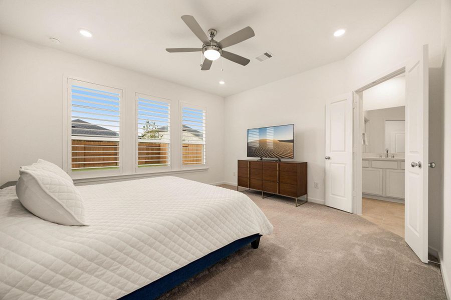 Furnished interior view inside a new home in Bonterra at Cross Creek Ranch 45s - Age 55+, Fulshear (Image 6).