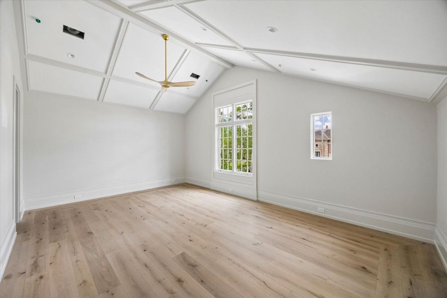 Spacious, unfurnished interior of a new home in , Houston (Image 18).