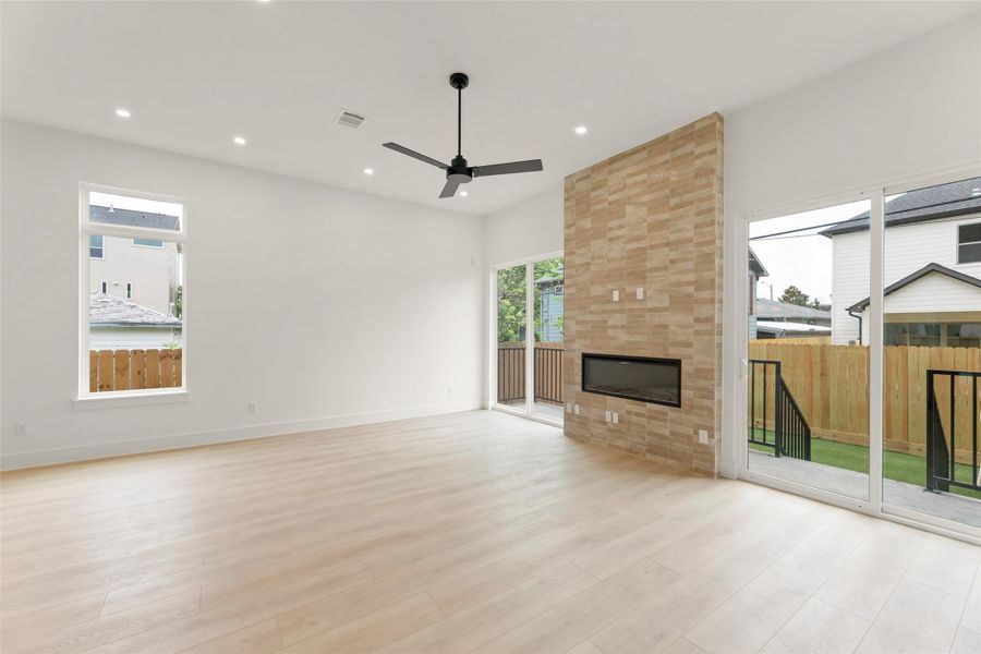 Spacious, unfurnished interior of a new home in , Houston (Image 43).