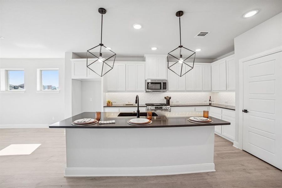 Furnished interior view inside a new home in Creekshaw – Classic, Royse City (Image 5). Furnished interior view inside a new home in Creekshaw – Classic, Royse City (Image 5).