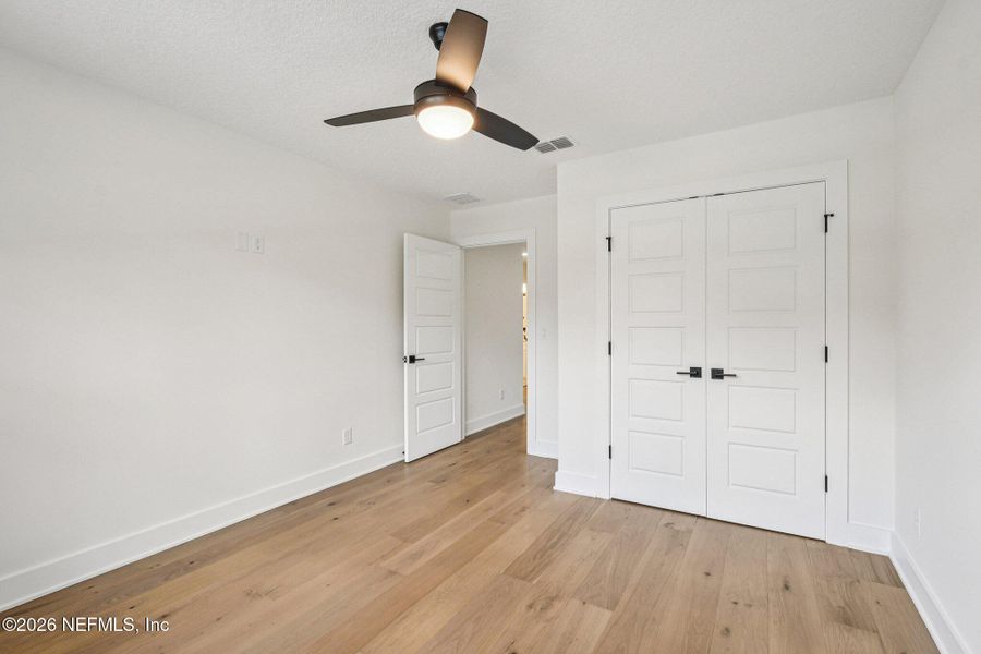 Spacious, unfurnished interior of a new home in , Green Cove Springs (Image 40).