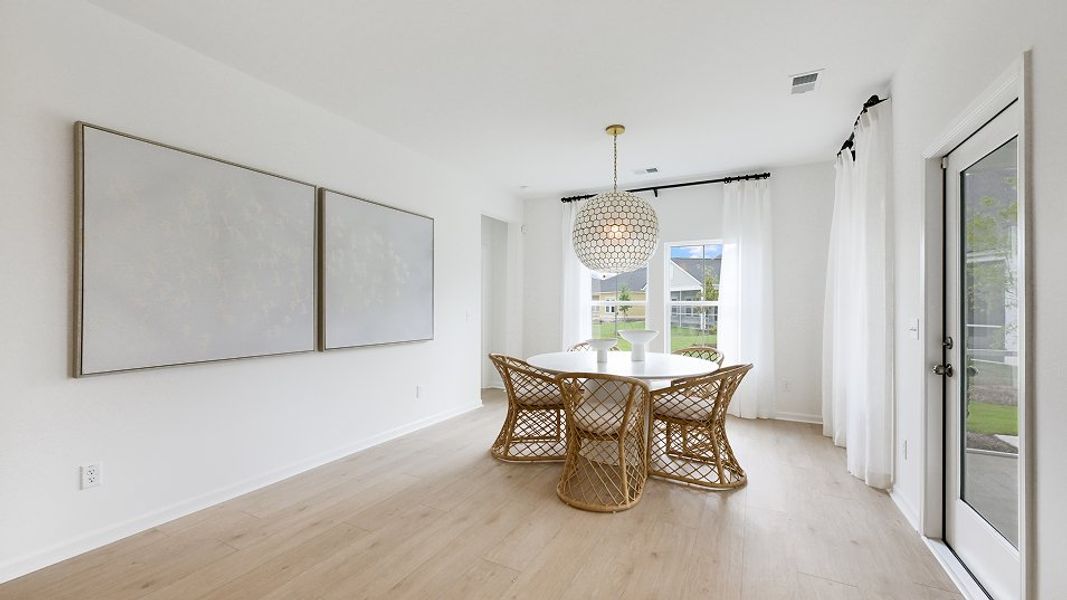 2225 Avery Dining 2of2 F1 9 19 25