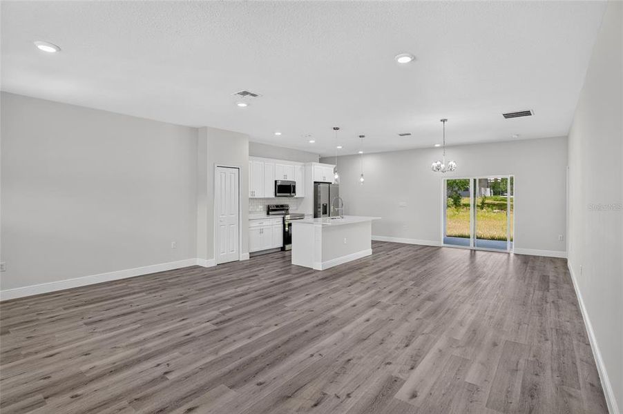 Spacious, unfurnished interior of a new home in , Citrus Springs (Image 25).