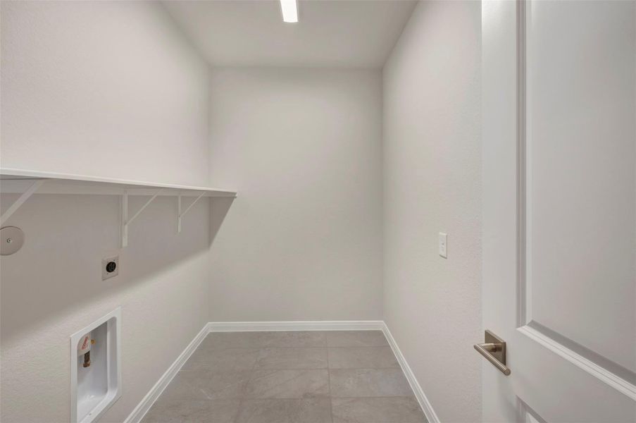 Spacious, unfurnished interior of a new home in The Grand Prairie 50’, Hockley (Image 32).