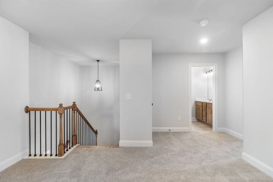 Spacious, unfurnished interior of a new home in Ridge Pointe, Athens (Image 20).