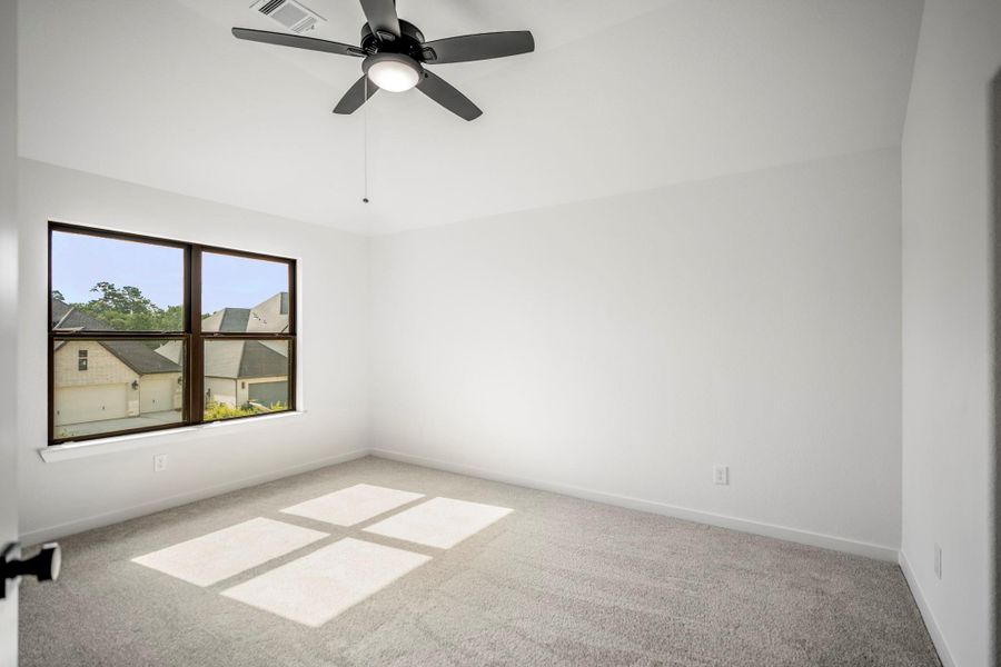 Spacious, unfurnished interior of a new home in Briarley, Montgomery (Image 31).