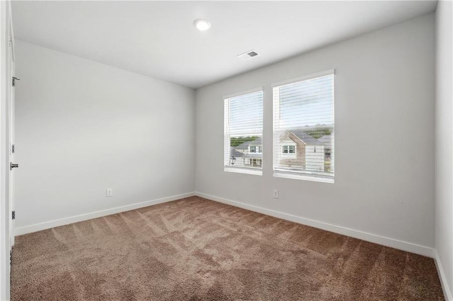 Spacious, unfurnished interior of a new home in Twin Oaks, Villa Rica (Image 14).