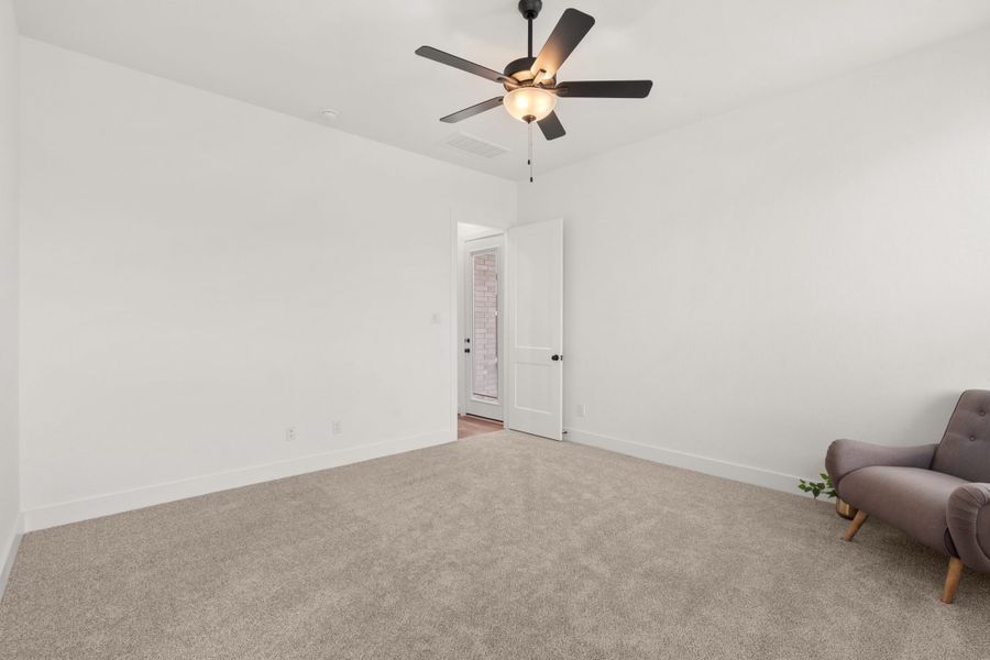 Spacious, unfurnished interior of a new home in Brookewater, Rosenberg (Image 13).