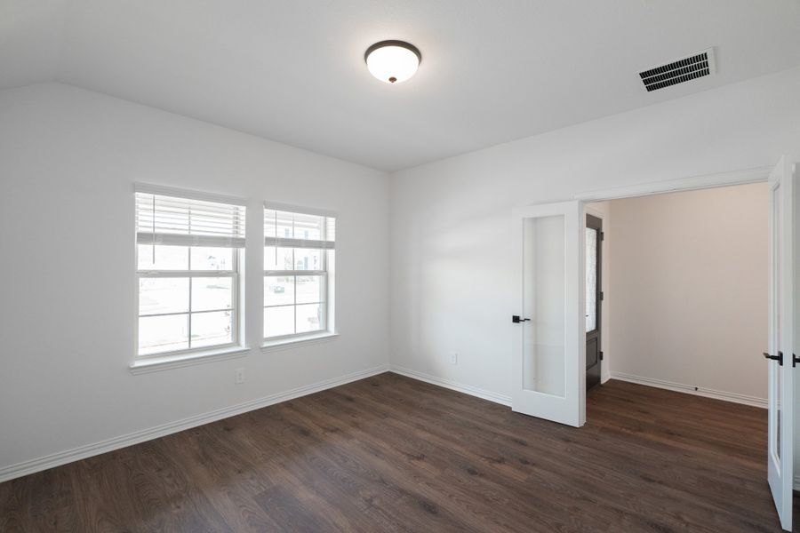 Spacious, unfurnished interior of a new home in Saratoga, Aubrey (Image 17). Spacious, unfurnished interior of a new home in Saratoga, Aubrey (Image 17).
