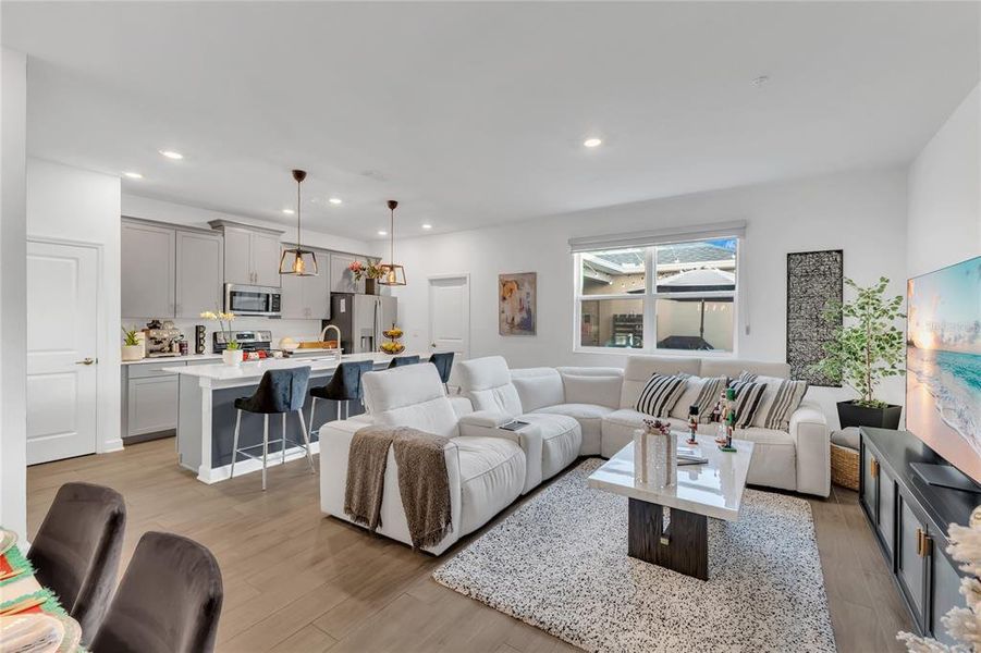 Furnished interior view inside a new home in , Orlando (Image 12).