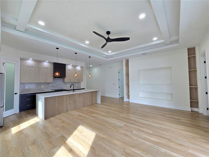 Spacious, unfurnished interior of a new home in , Tampa (Image 32).