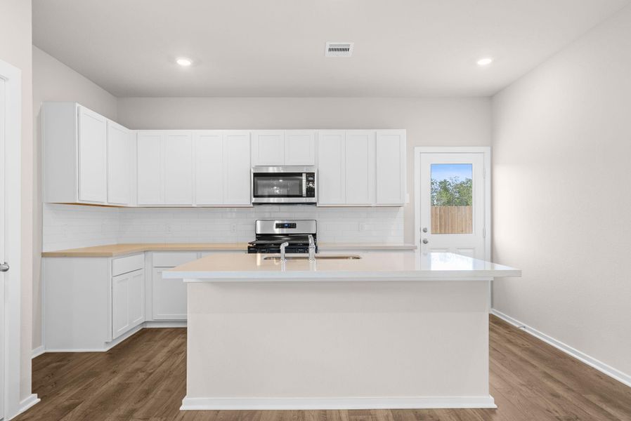 Furnished interior view inside a new home in Laurel Landing, Alvin (Image 9).
