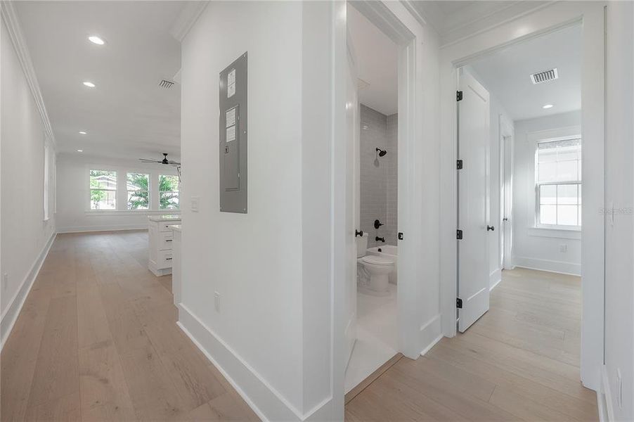 Spacious, unfurnished interior of a new home in , Tampa (Image 48).