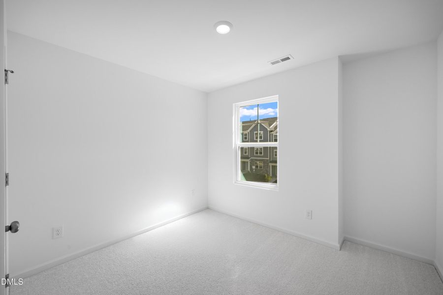 SUN_Stoneriver_Pic_Bradley_Bed2_1of1 SUN_Stoneriver_Pic_Bradley_Bed2_1of1