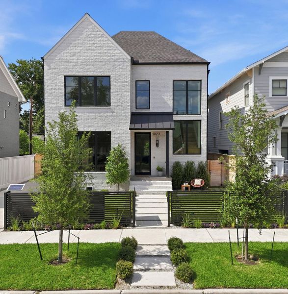 1023 Euclid is where you want to be in the Heights! 1023 Euclid is where you want to be in the Heights!