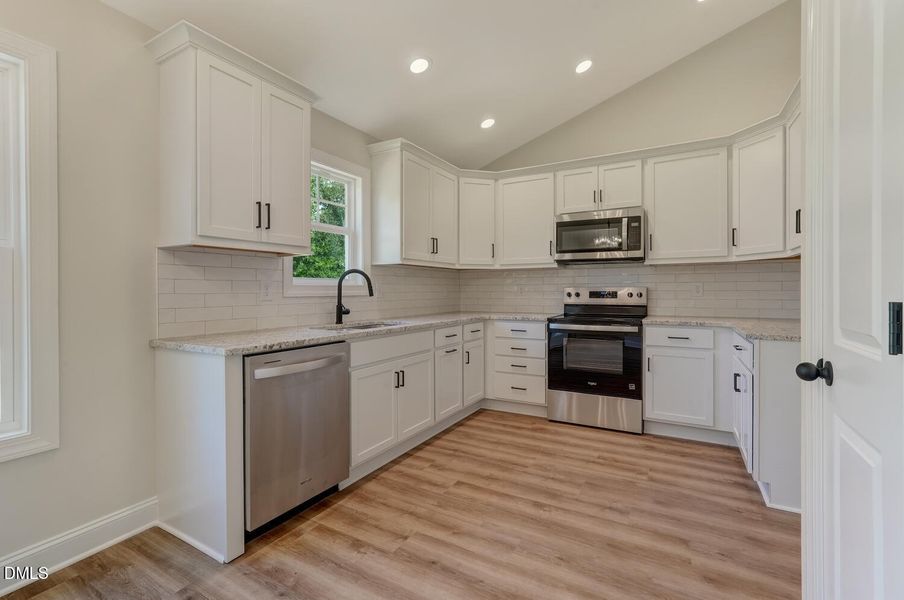 525 Grooms Rd Reidsville NC-large-018-03