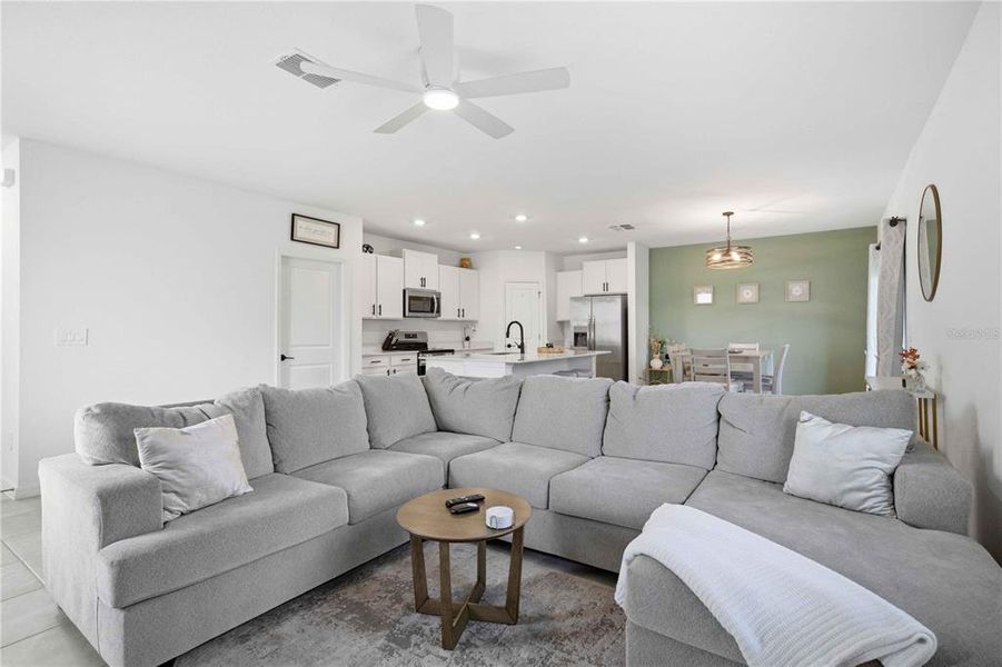 Furnished interior view inside a new home in , Bradenton (Image 17).