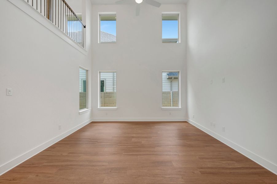 Spacious, unfurnished interior of a new home in Painted Tree, McKinney (Image 17).