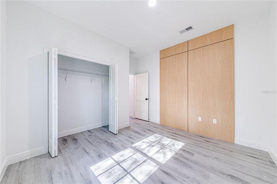 Spacious, unfurnished interior of a new home in , Citrus Springs (Image 45).