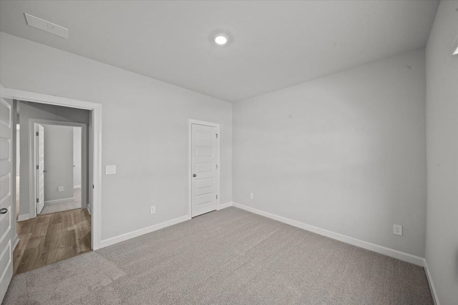 Spacious, unfurnished interior of a new home in Collier Ridge, Moore (Image 16). Spacious, unfurnished interior of a new home in Collier Ridge, Moore (Image 16).