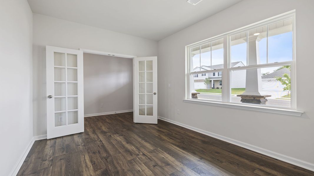 Spacious, unfurnished interior of a new home in Durbin Meadows Traditions, Fountain Inn (Image 16).