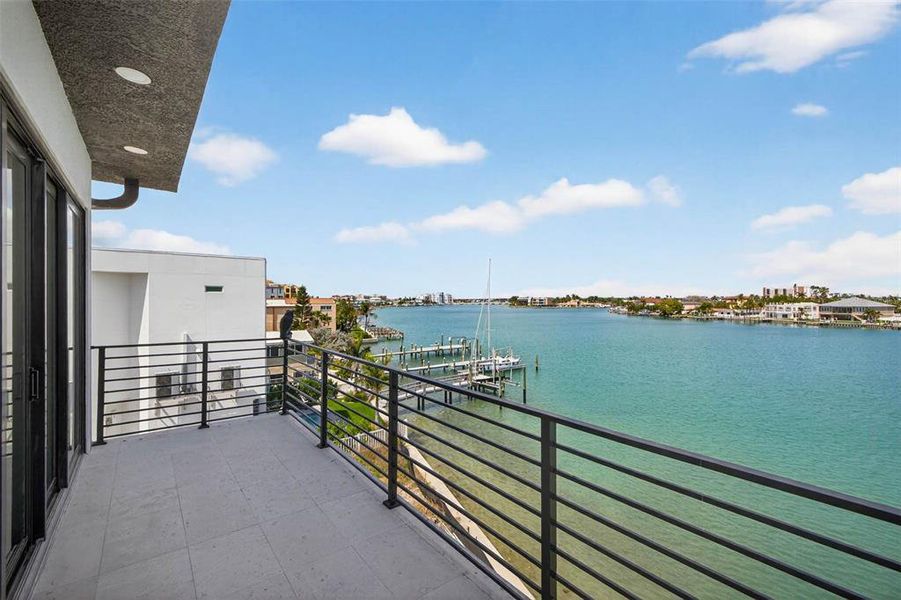 Exterior details and patio area of a home in , Treasure Island (Image 36).