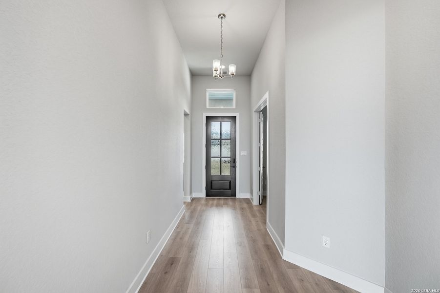 Spacious, unfurnished interior of a new home in Potranco Oaks, Castroville (Image 32).