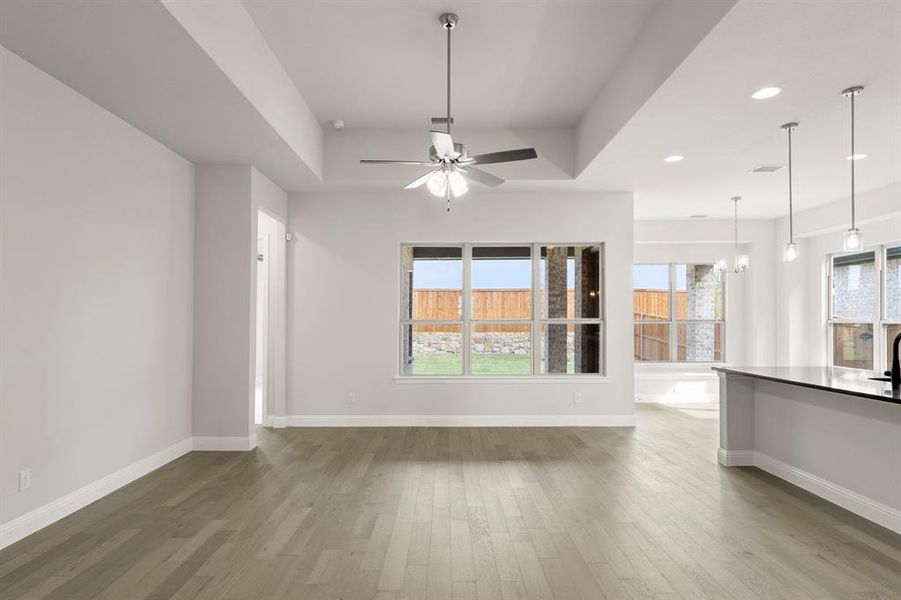 5_07. 3301 Agnew - Family