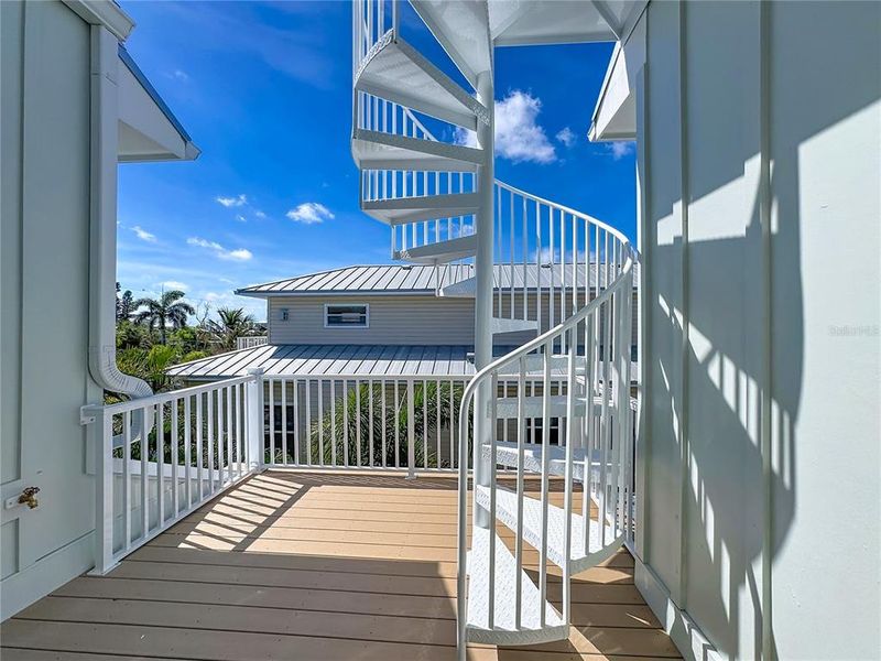 Exterior details and patio area of a home in , Bradenton Beach (Image 45).