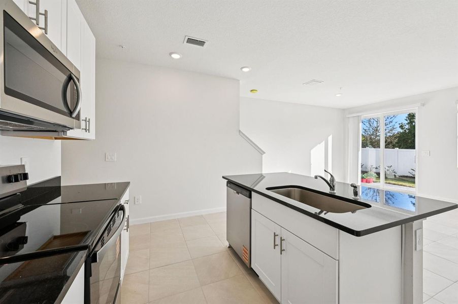 Salisbury Cir Fort Pierce FL 34982 (8)