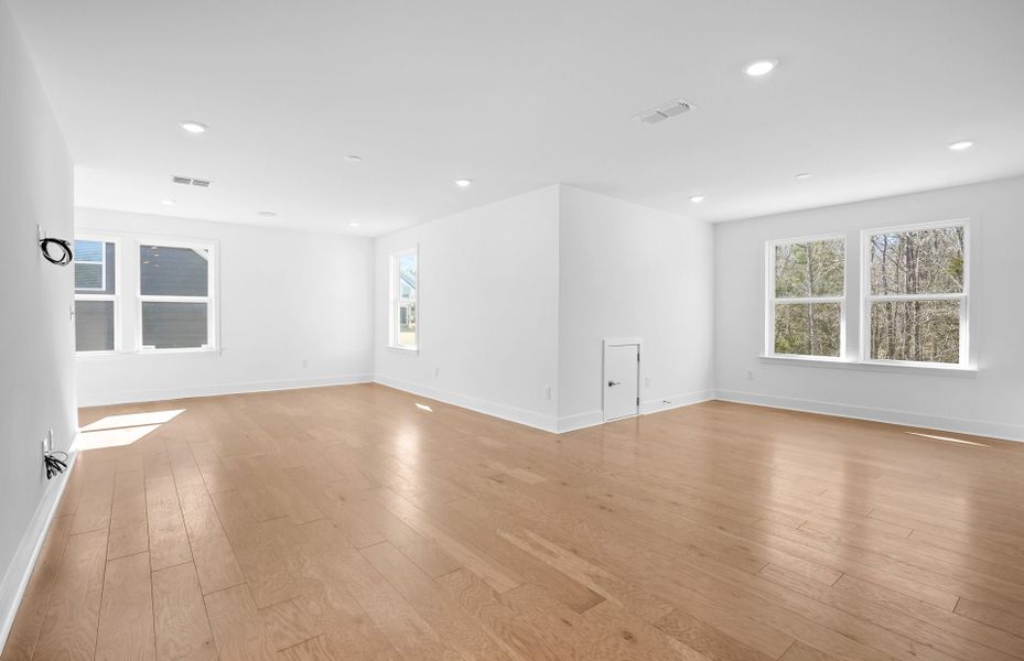 Representative unfurnished interior of a home built from the Mystique by Pulte Homes in Forest Creek, Waxhaw (Image 122).