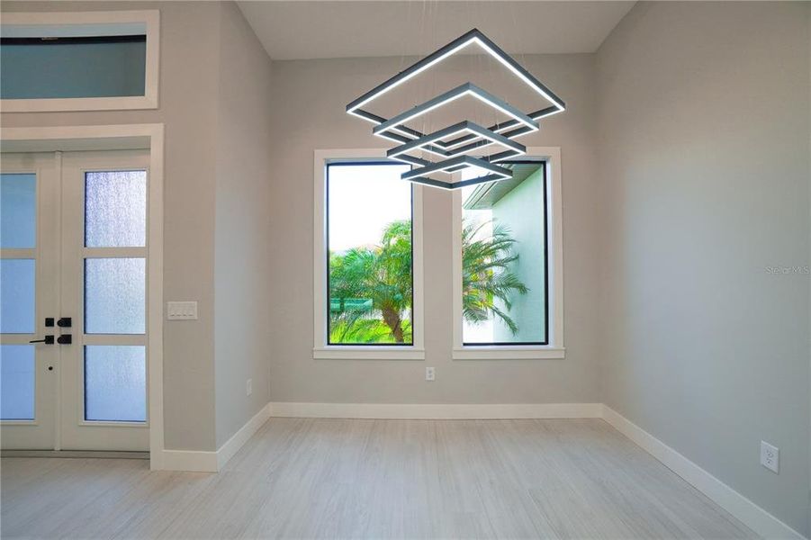 Spacious, unfurnished interior of a new home in , Rotonda West (Image 41).