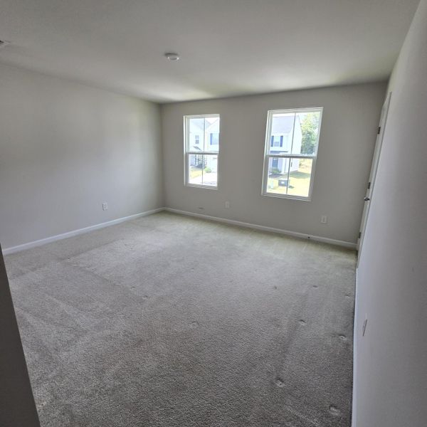 Spacious, unfurnished interior of a new home in , Greenville (Image 12).